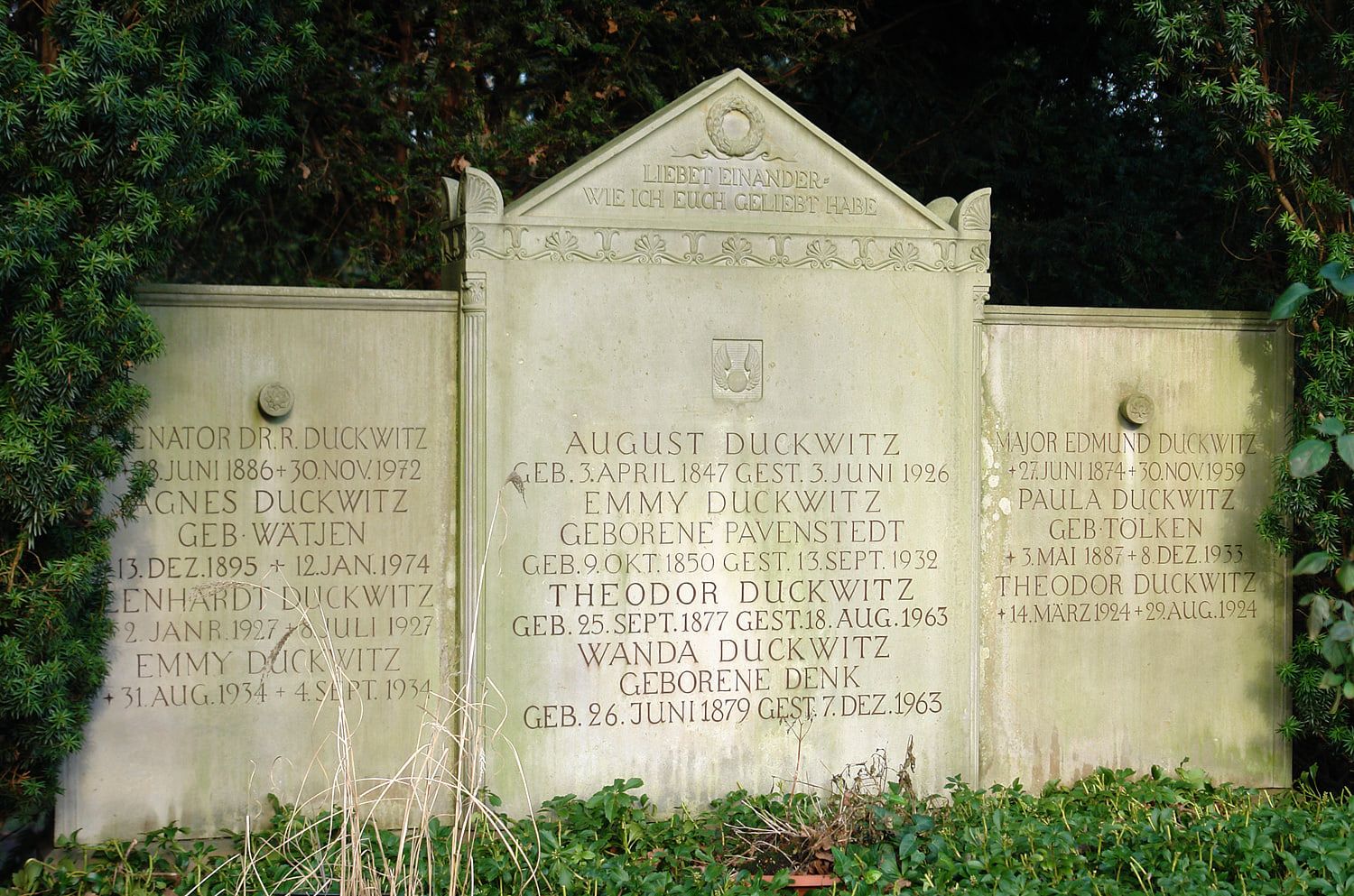 Grabstätte von Richard Duckwitz auf Osterholzer Friedhof